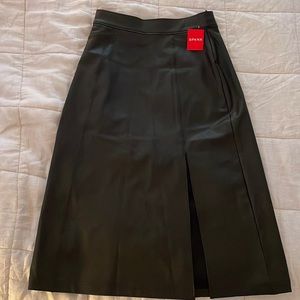 Spanx leather like midi skirt - NEW